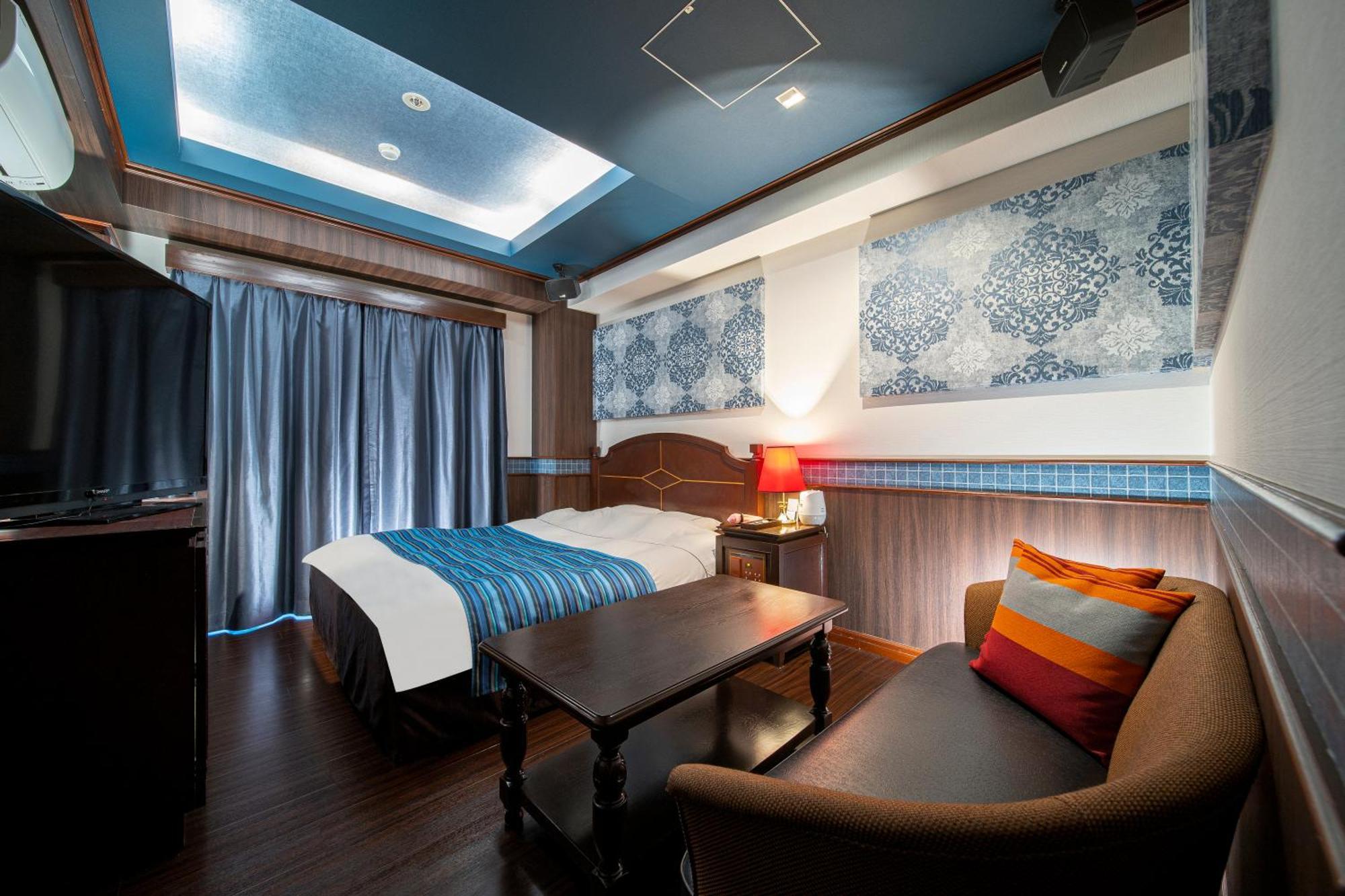 Hotel Salle De Bain (Adults Only) Осака Екстериор снимка