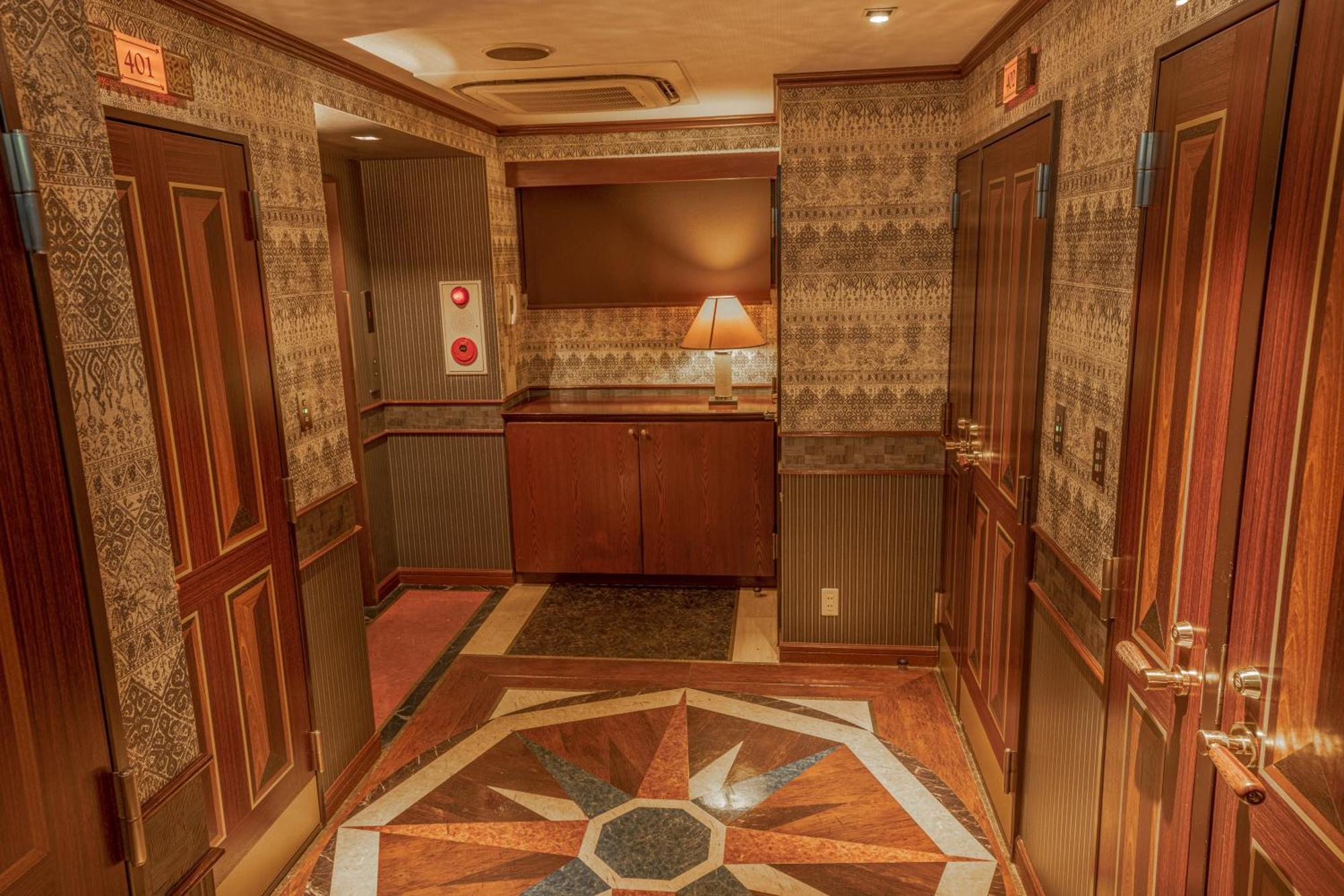 Hotel Salle De Bain (Adults Only) Осака Екстериор снимка